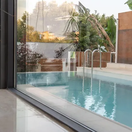 L2/ Boutique Holiday home