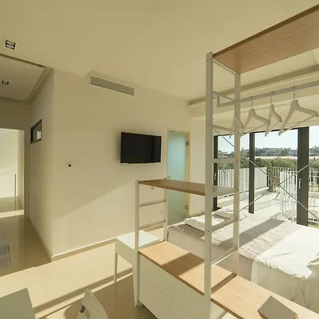 L2/ Boutique Holiday home