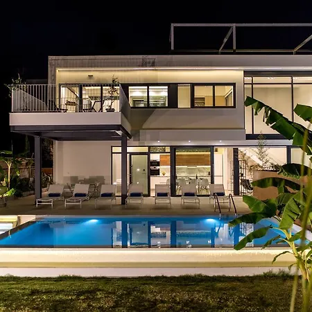 L2/ Boutique Holiday home