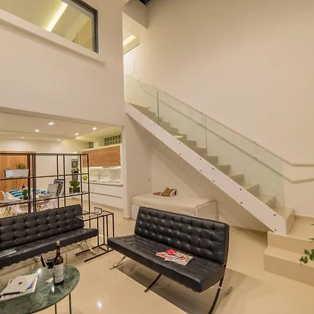 L2/ Boutique Holiday home